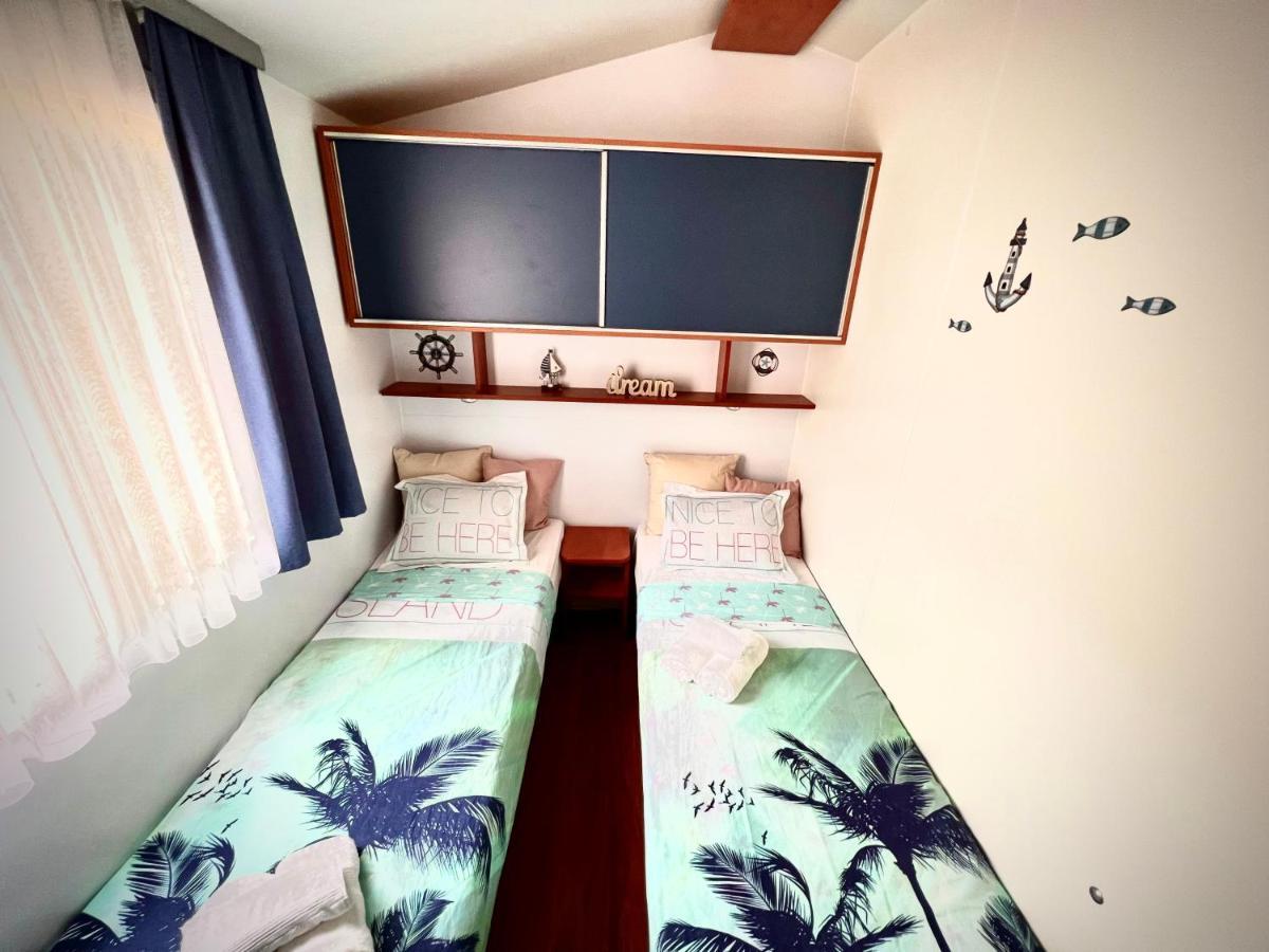 Mobile Home Nebo Luxus Klenovica Exterior photo